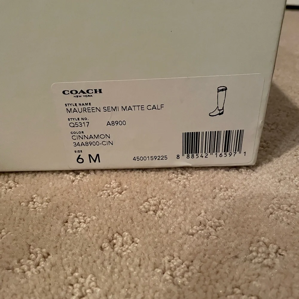 Coach Size 6 Excellent Condition - Picture 2 of 4